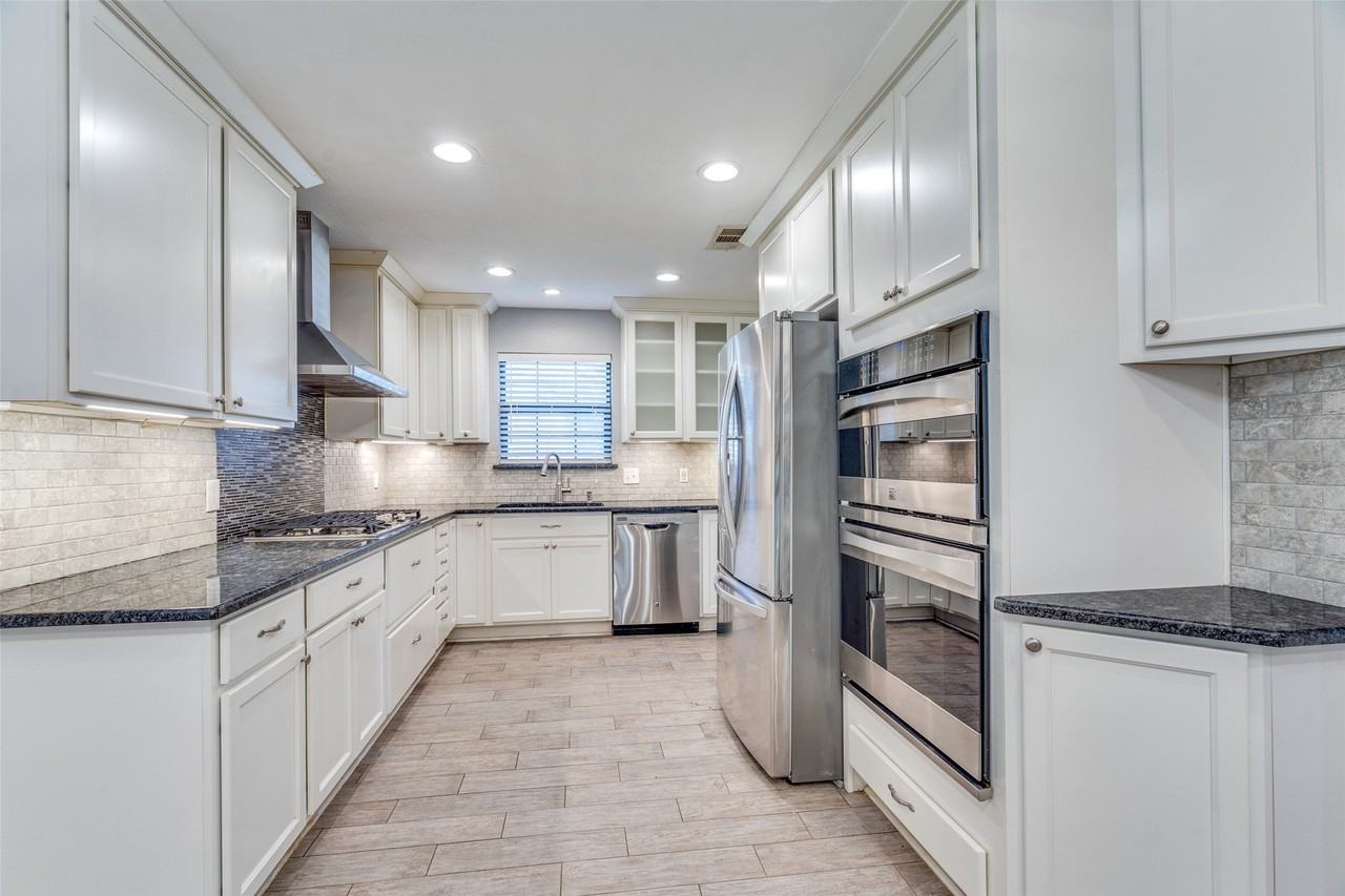 2217 Canyon Valley Trl - Photo 7 of 32