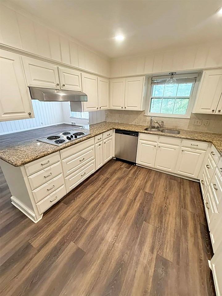 2710 Crestwood Pl - Photo 4 of 40