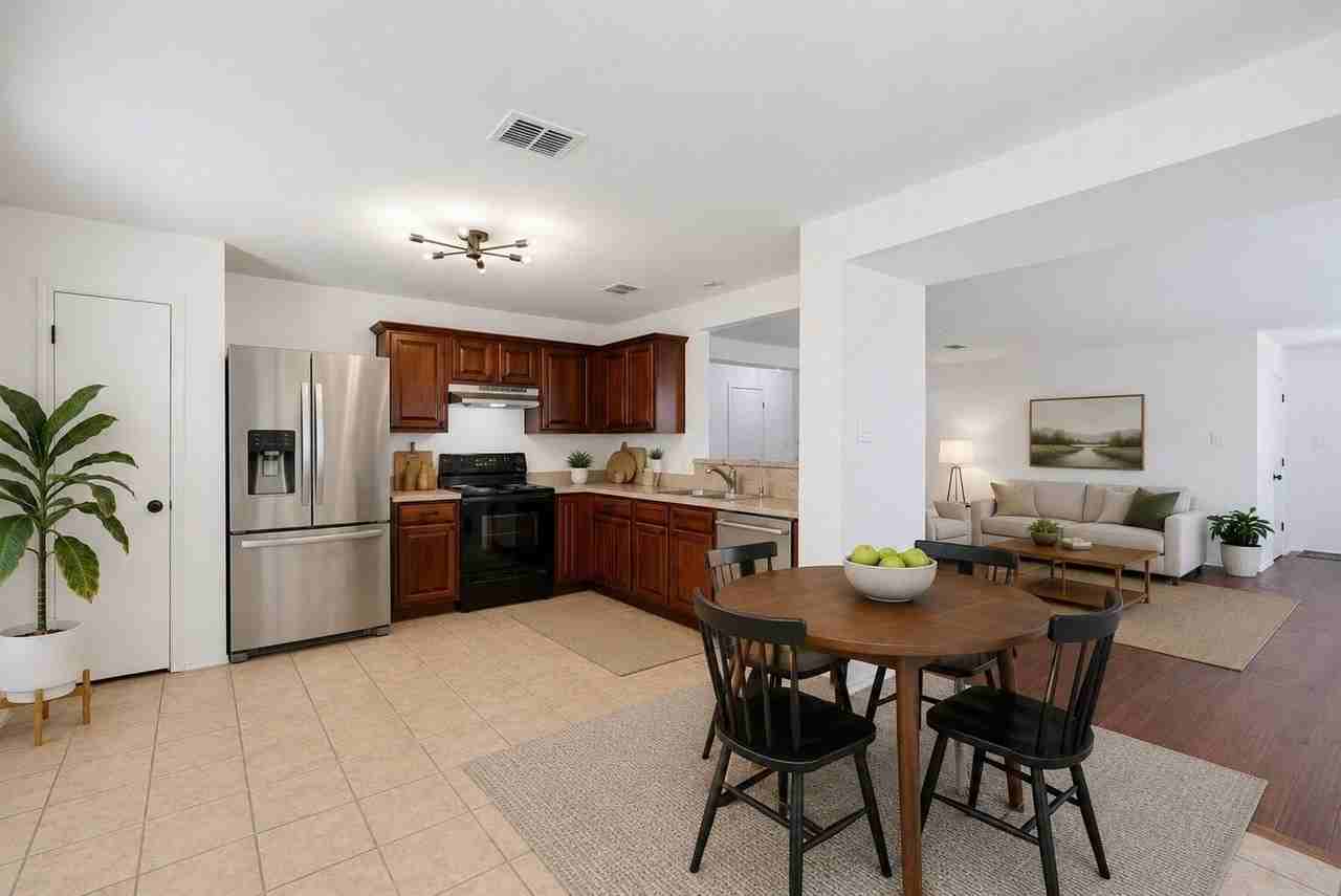 1612 Crown Point Dr - Photo 2 of 27