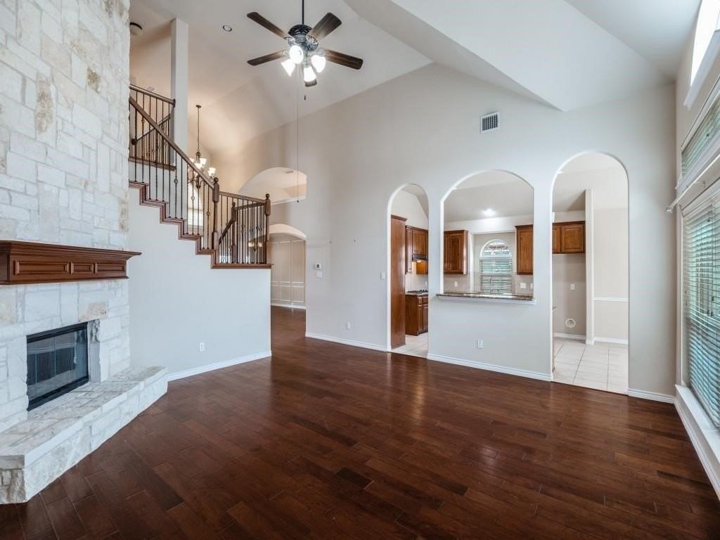 1222 Oak Hill Ln - Photo 2 of 27