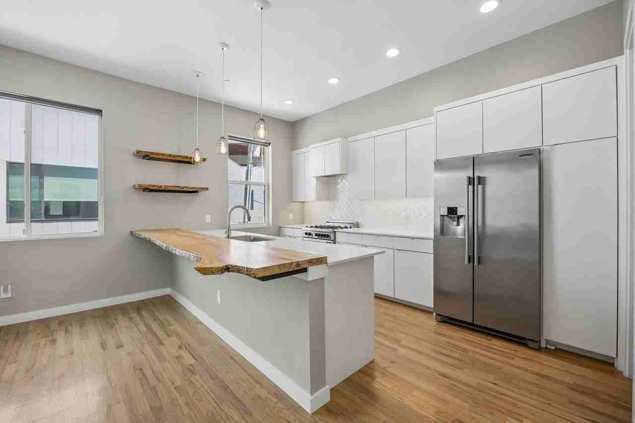 2630 Calvin St #101 - Photo 7 of 36