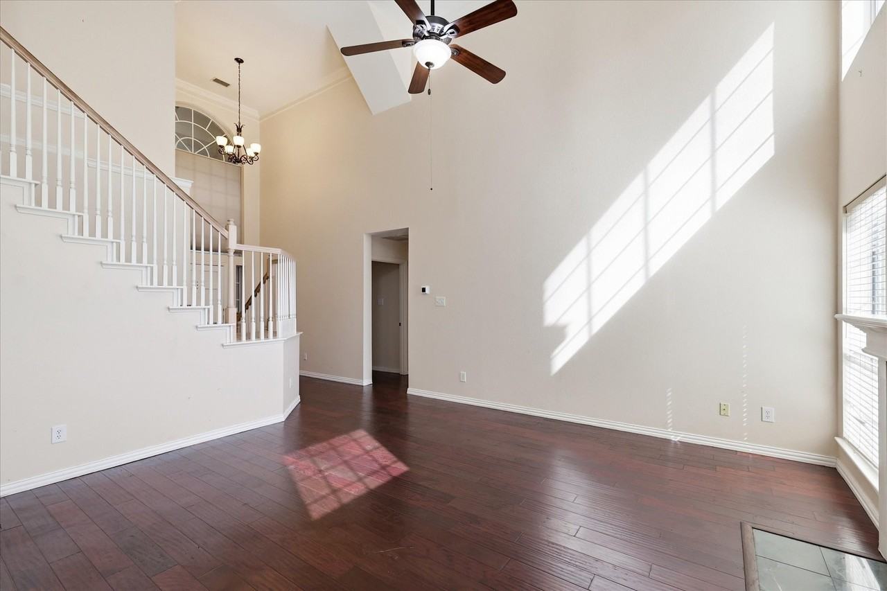 14608 Hawthorne Ct - Photo 5 of 29