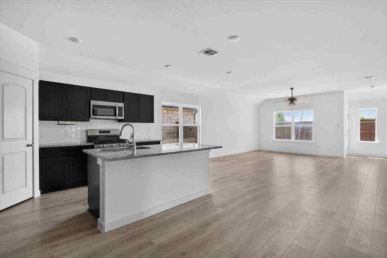 1774 Gleasondale Pl - Photo 2 of 11