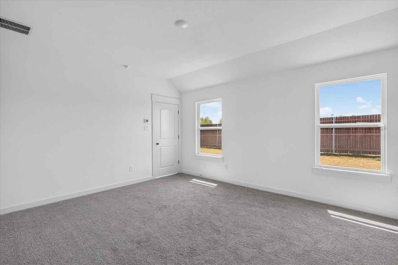 1774 Gleasondale Pl - Photo 4 of 11
