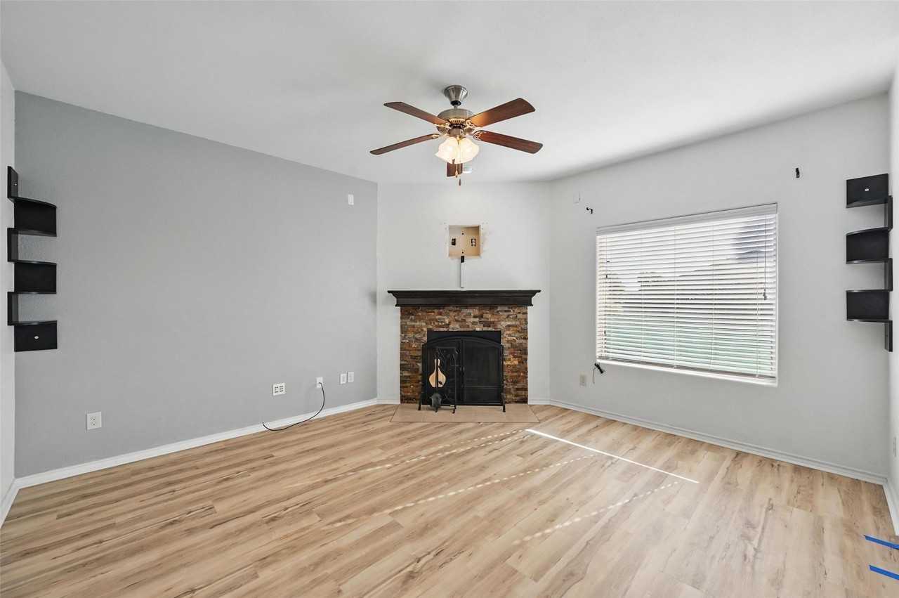 704 San Miguel Trl - Photo 2 of 20