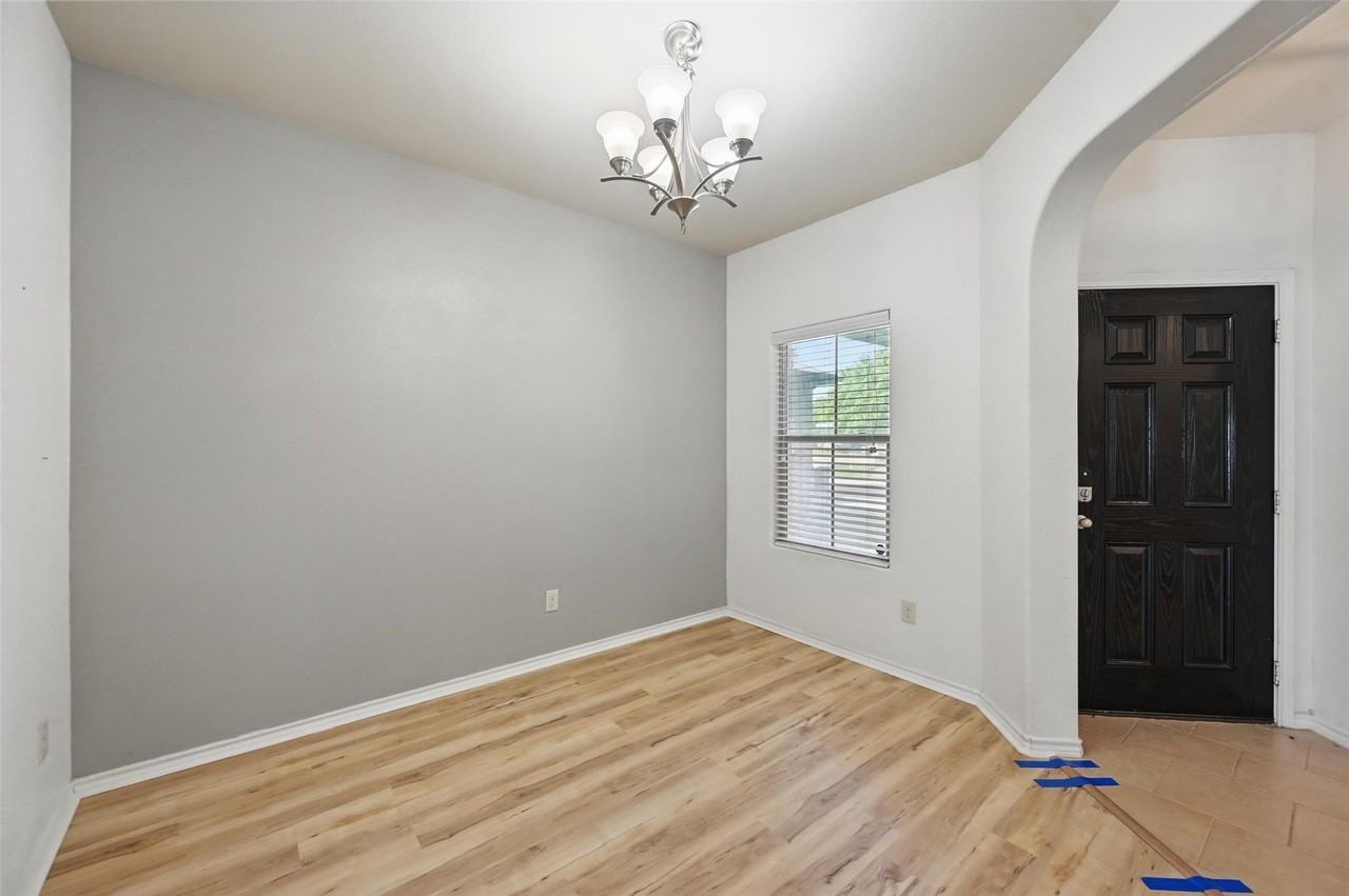704 San Miguel Trl - Photo 3 of 20