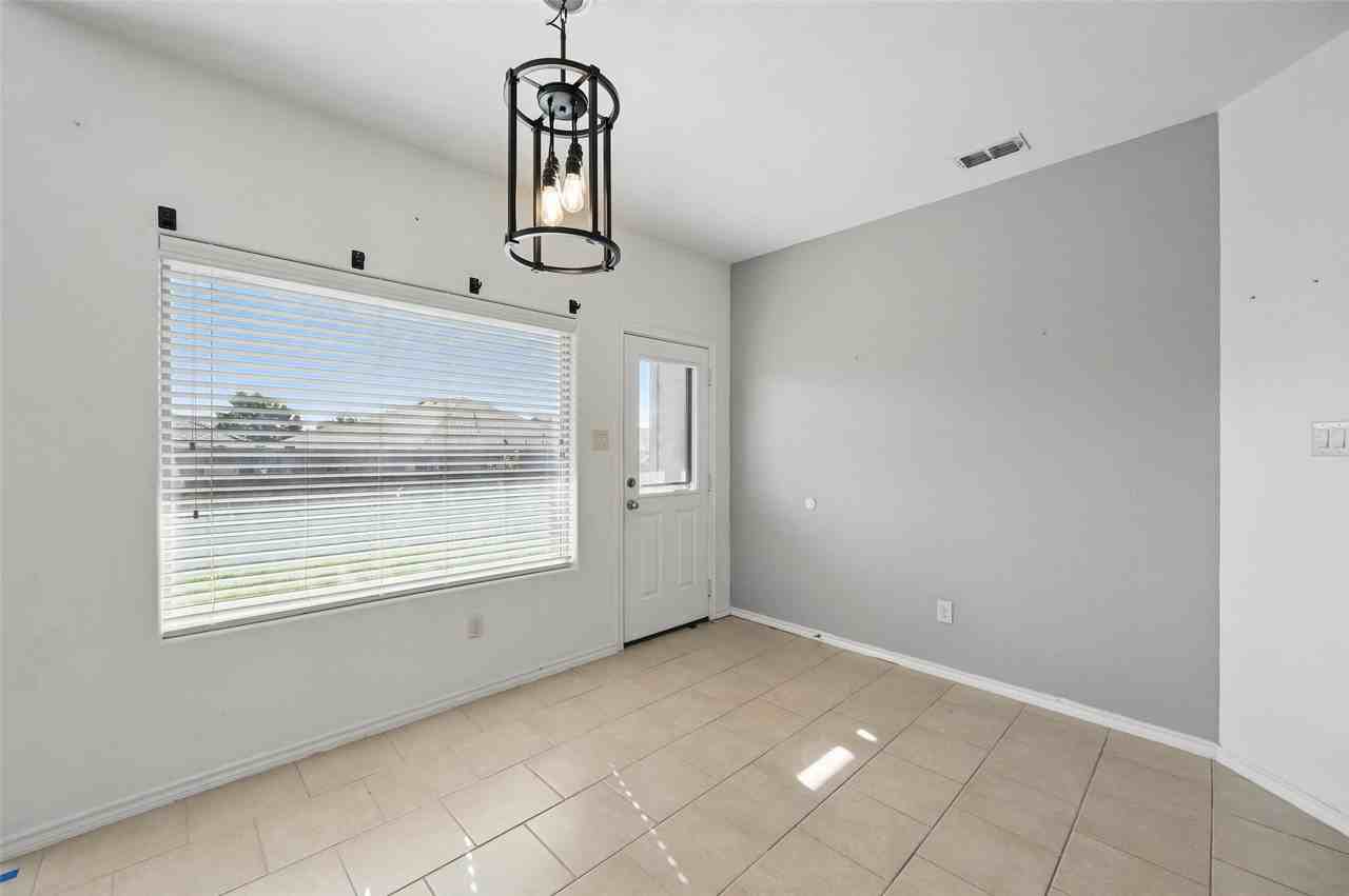 704 San Miguel Trl - Photo 7 of 20