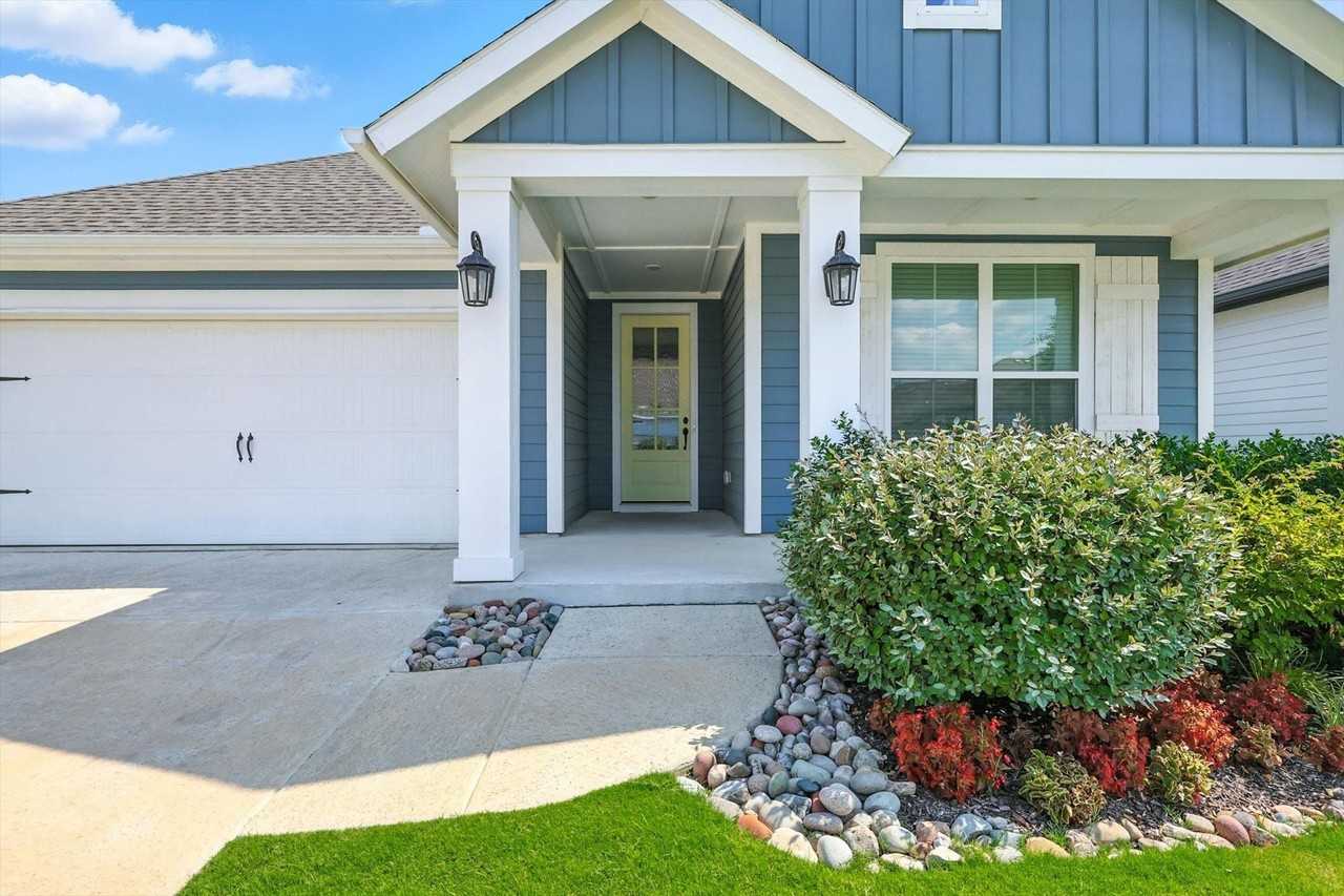 2521 Cobbler St - Photo 2 of 39