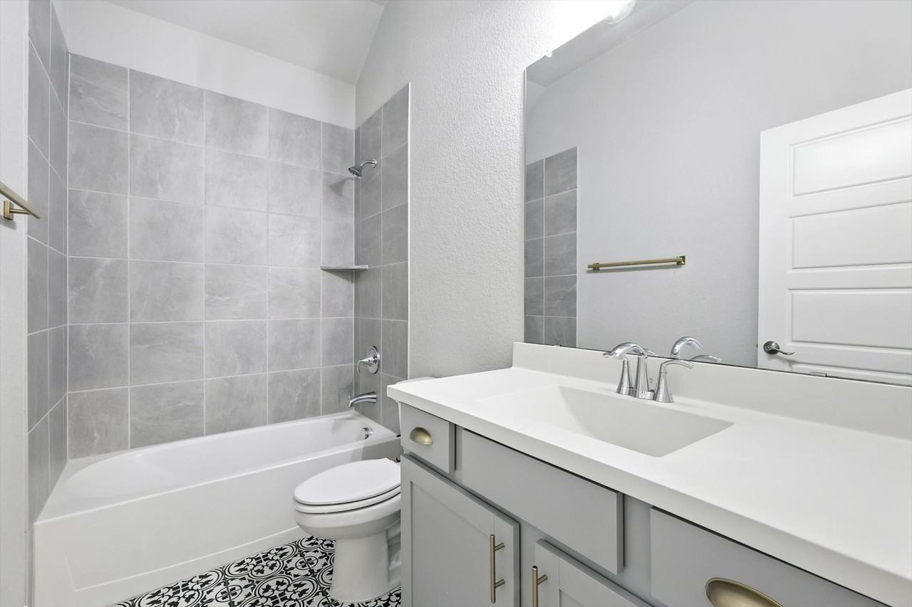 2521 Cobbler St - Photo 5 of 39