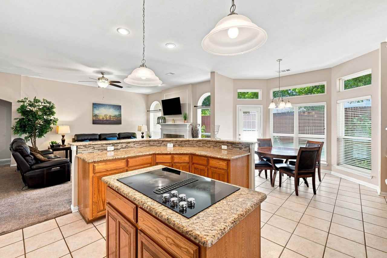 2402 N Hunter Place Ln - Photo 4 of 25