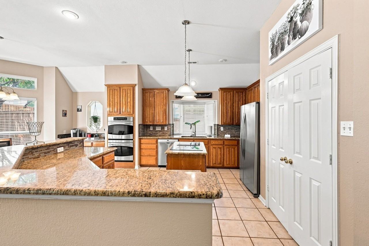 2402 N Hunter Place Ln - Photo 5 of 25