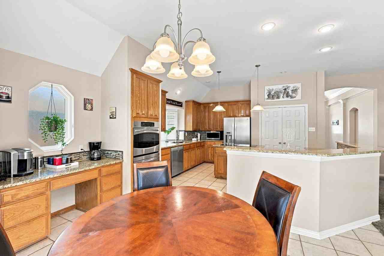 2402 N Hunter Place Ln - Photo 6 of 25