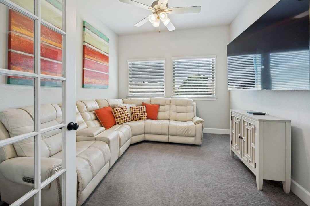 1511 Brandenburg St - Photo 5 of 25