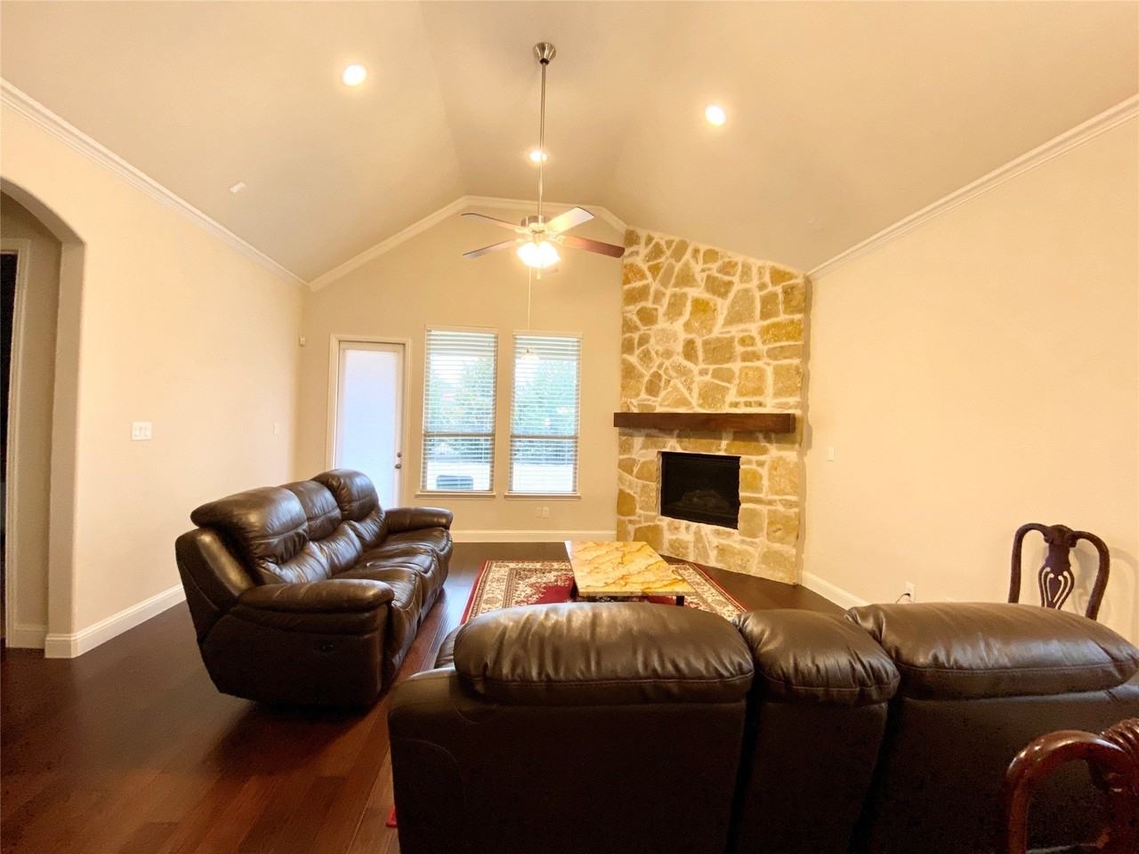 2332 Stallion St - Photo 2 of 6