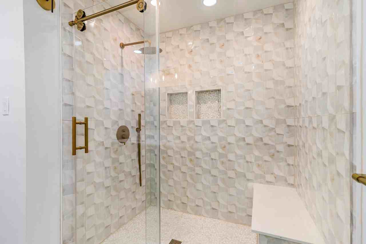 3316 Wentworth St - Photo 3 of 34
