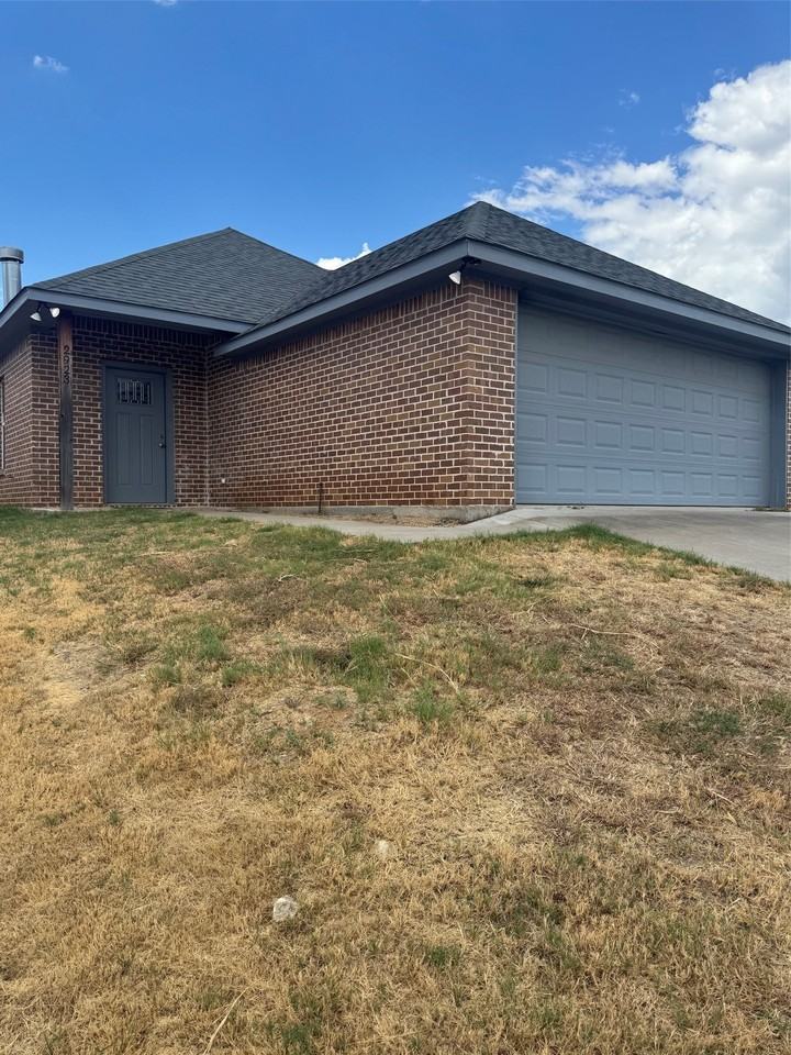 2923 River Ridge Ct - Photo 2 of 24