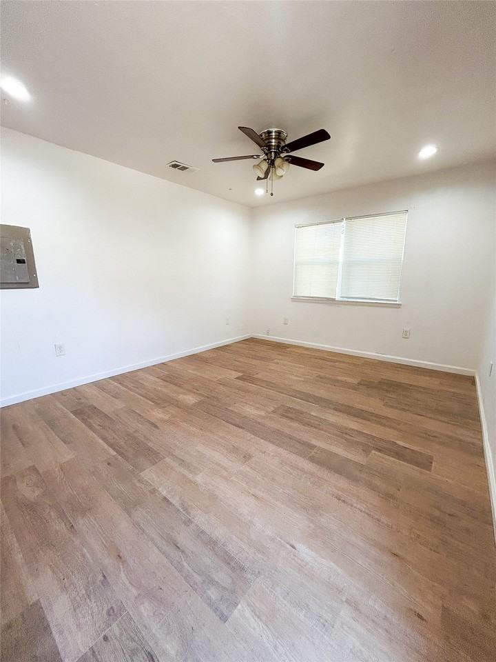 4250 Idaho Ave - Photo 3 of 16