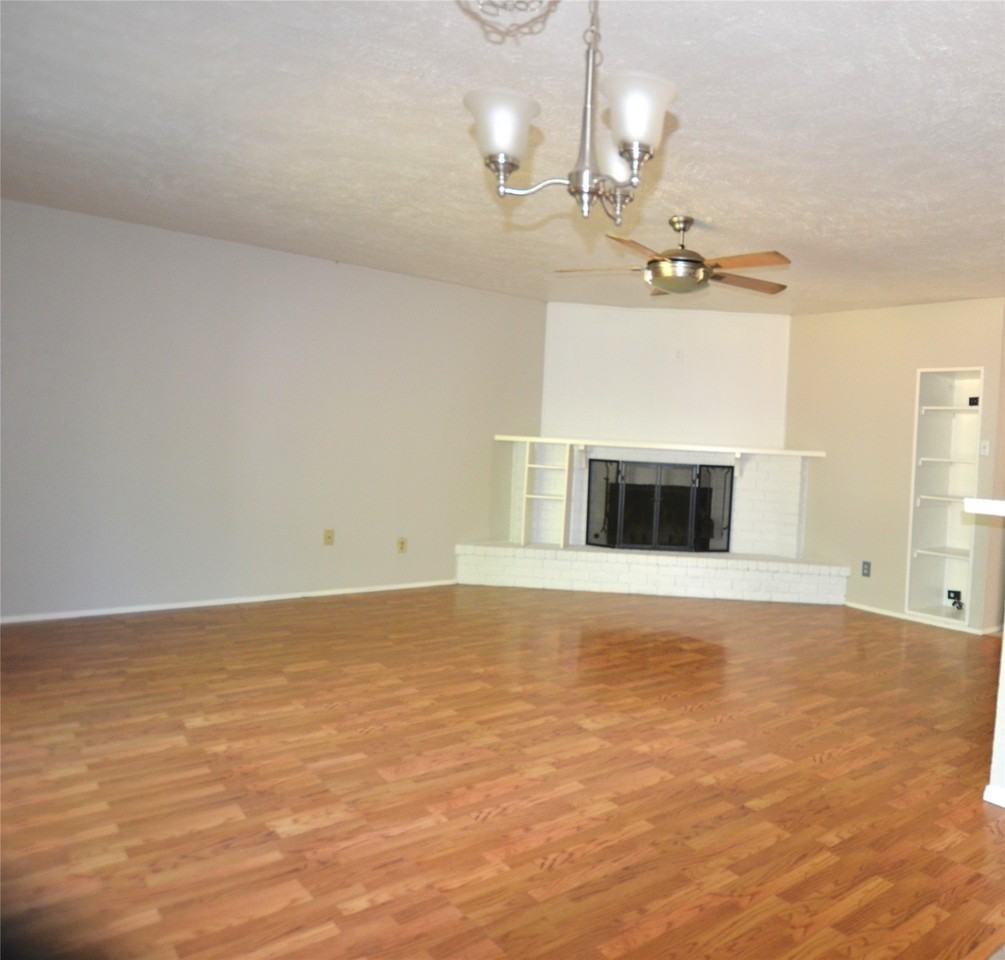114 W Way Dr - Photo 4 of 8