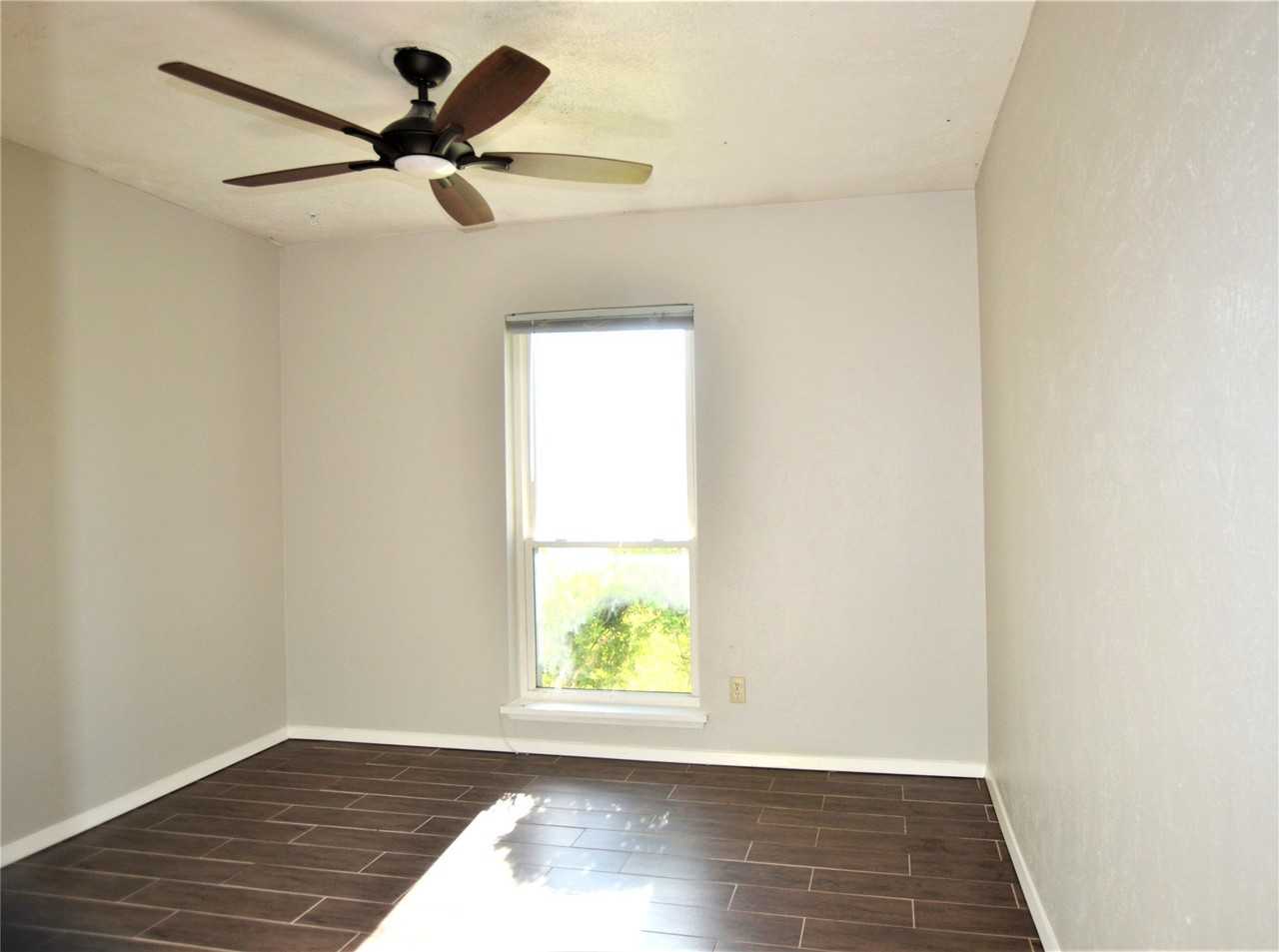 114 W Way Dr - Photo 6 of 8