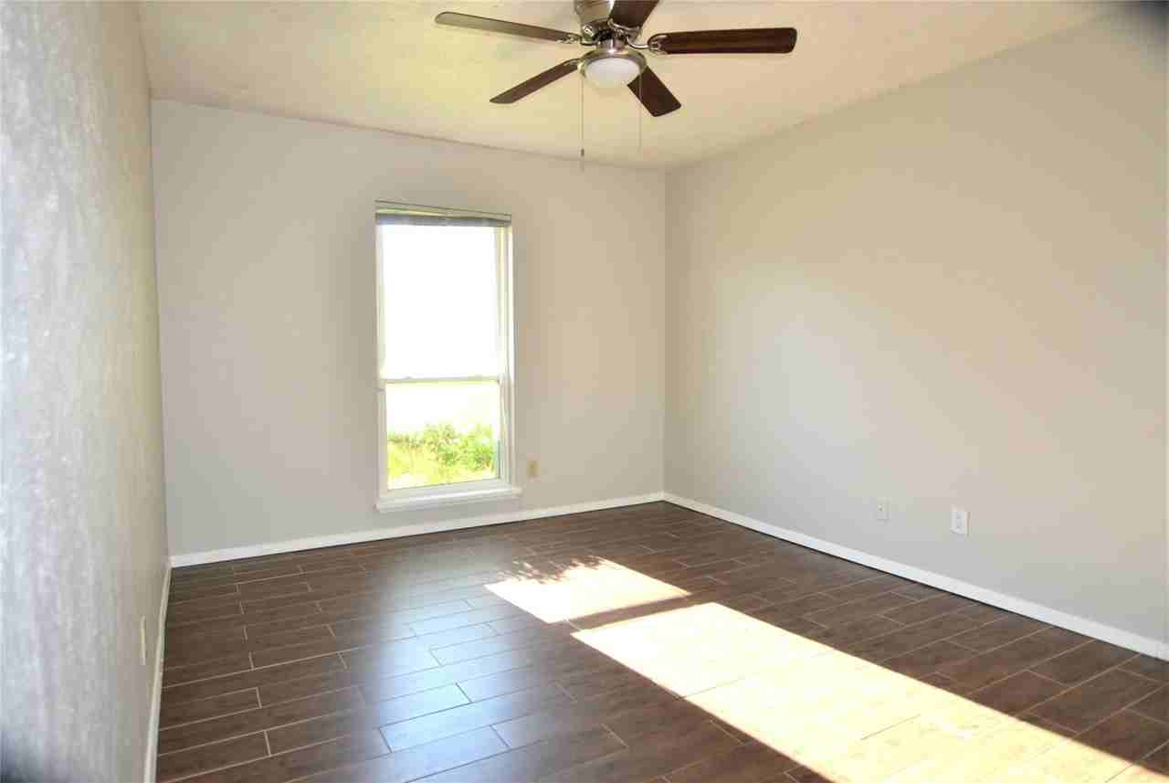 114 W Way Dr - Photo 7 of 8