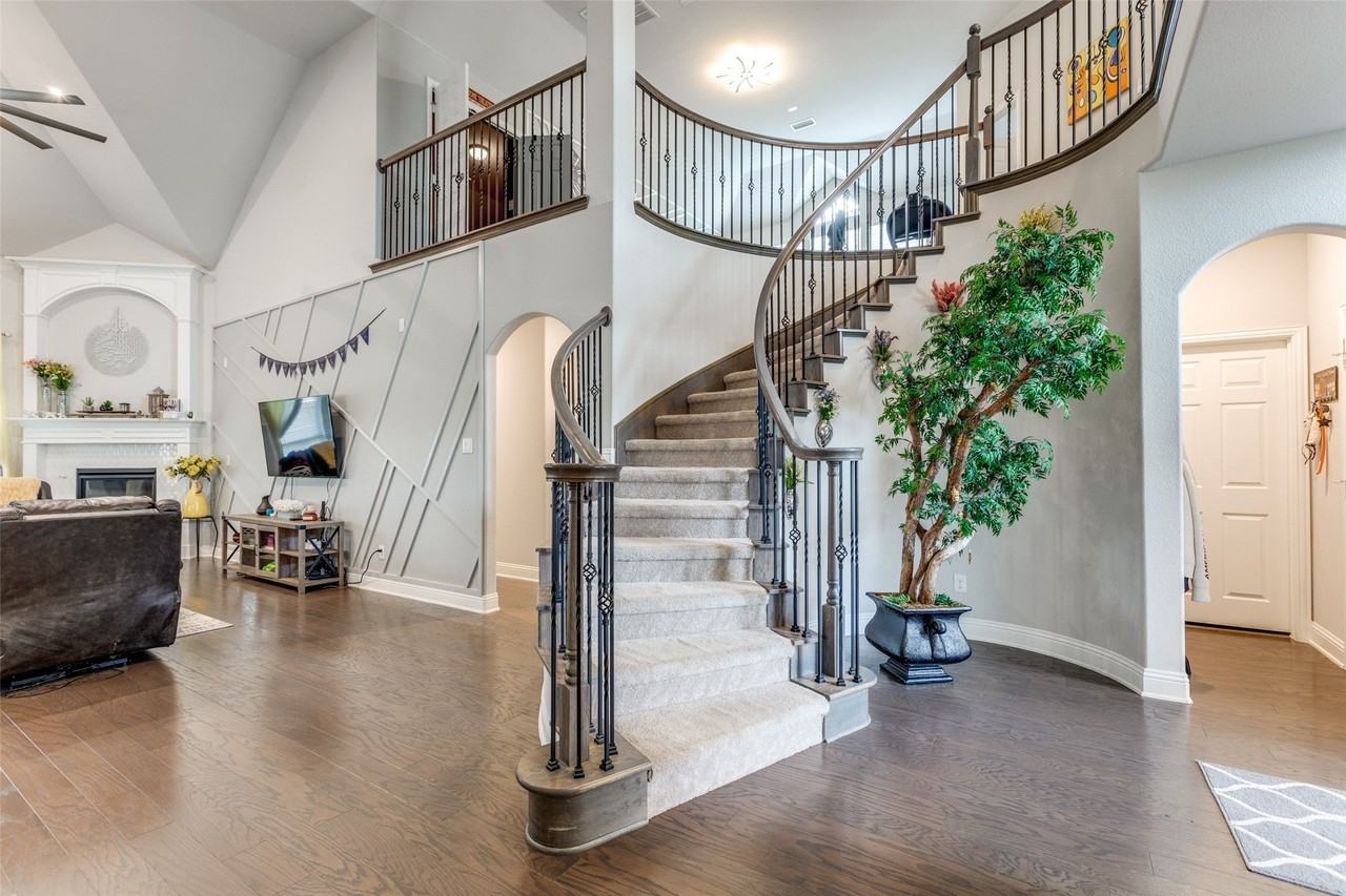 1412 Baynes Dr - Photo 6 of 28