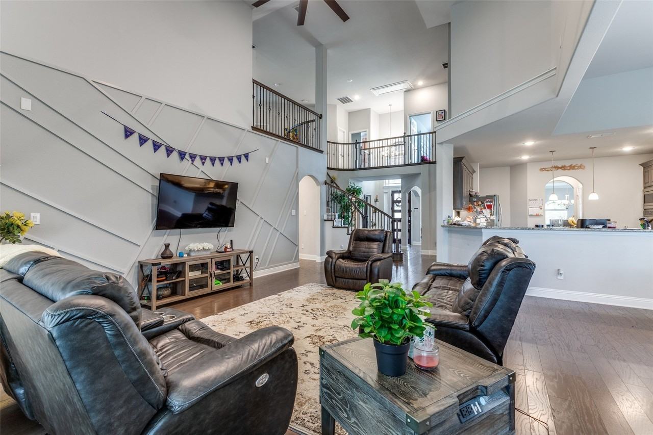 1412 Baynes Dr - Photo 7 of 28