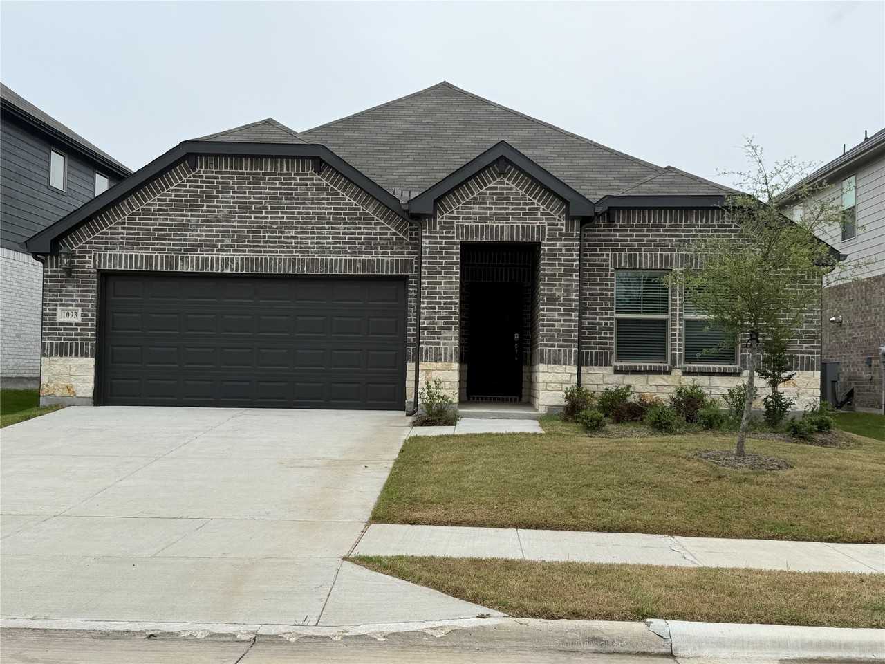 1093 Eagle Run Ln
