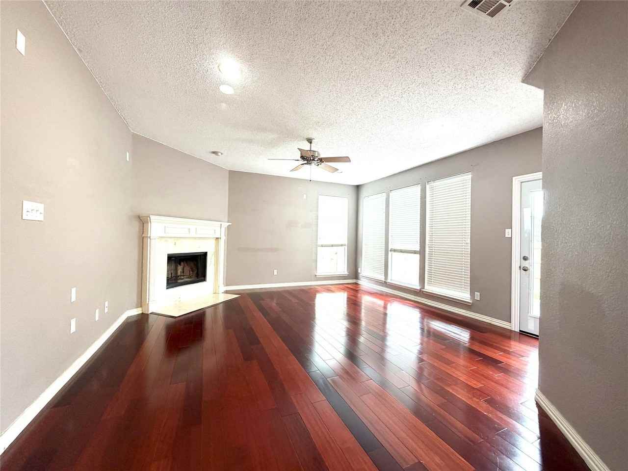 1618 Arbor Creek Dr - Photo 2 of 21