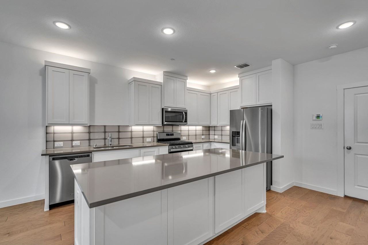 611 Collier Dr - Photo 6 of 20