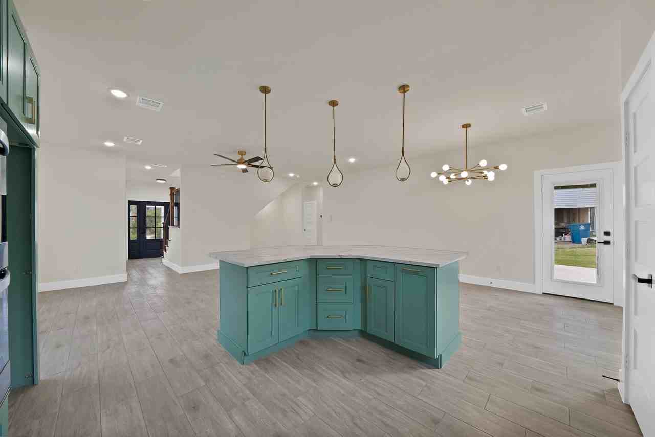 2925 River Ridge Ct - Photo 5 of 37