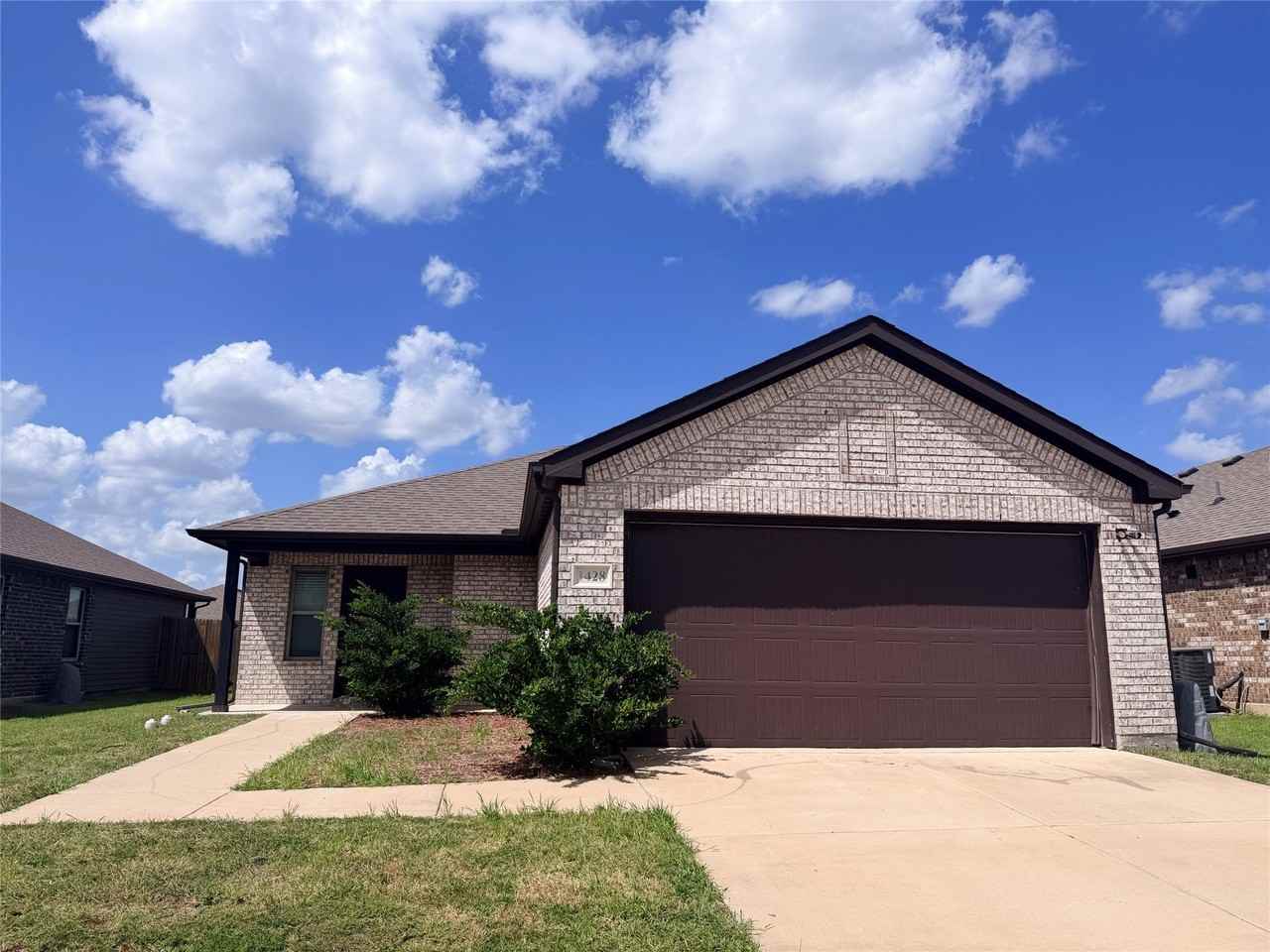1428 Warringwood Dr - Photo 2 of 19