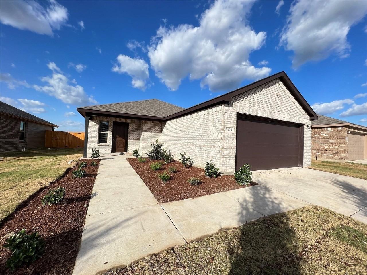 1428 Warringwood Dr - Photo 3 of 19