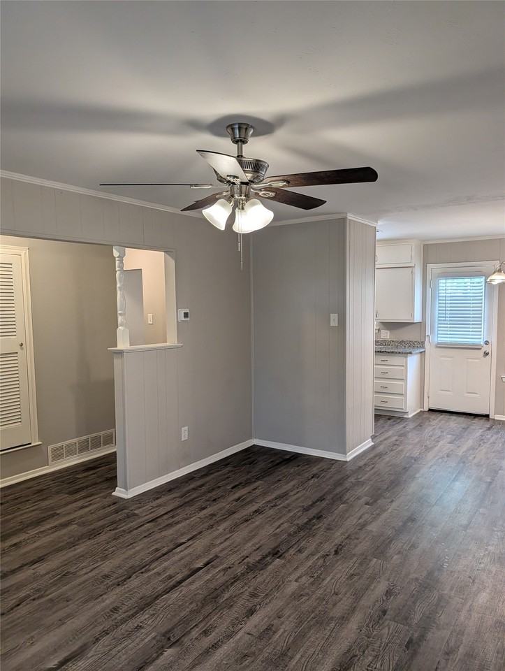 245 Rancho Dr - Photo 4 of 18