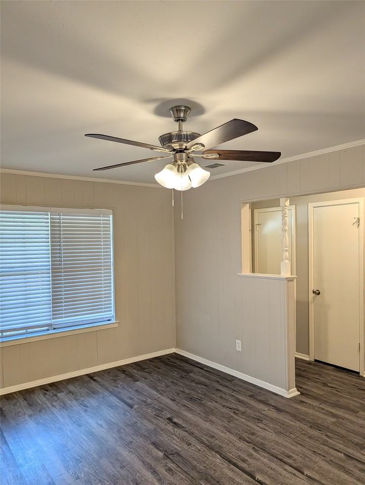 245 Rancho Dr - Photo 5 of 18