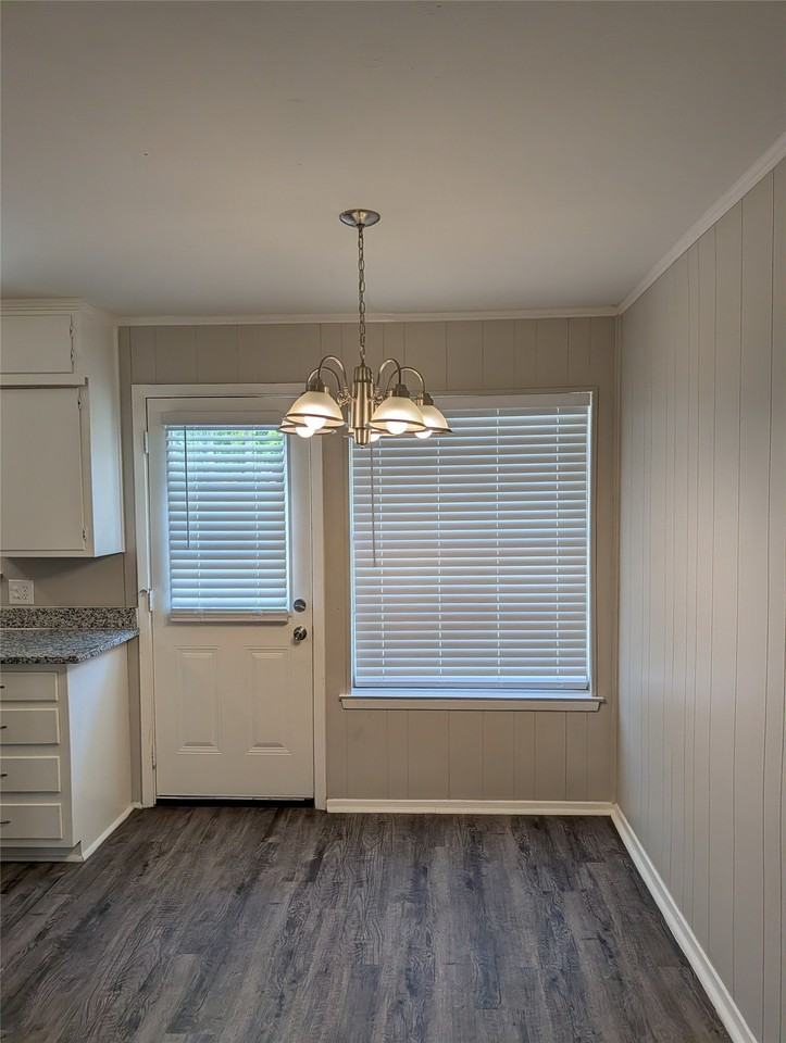 245 Rancho Dr - Photo 6 of 18