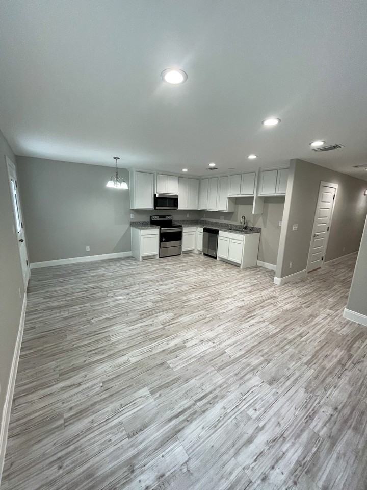 2624 S Fannin Ave - Photo 3 of 14