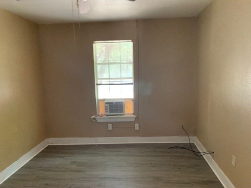 1174 Vine St #GAR - Photo 4 of 9