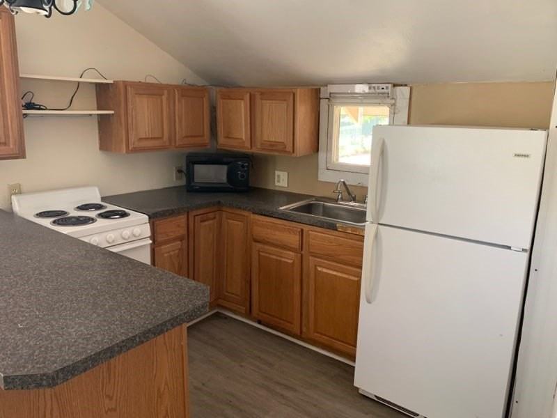 1174 Vine St #GAR - Photo 6 of 9