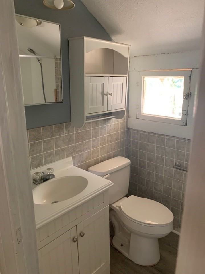 1174 Vine St #GAR - Photo 7 of 9