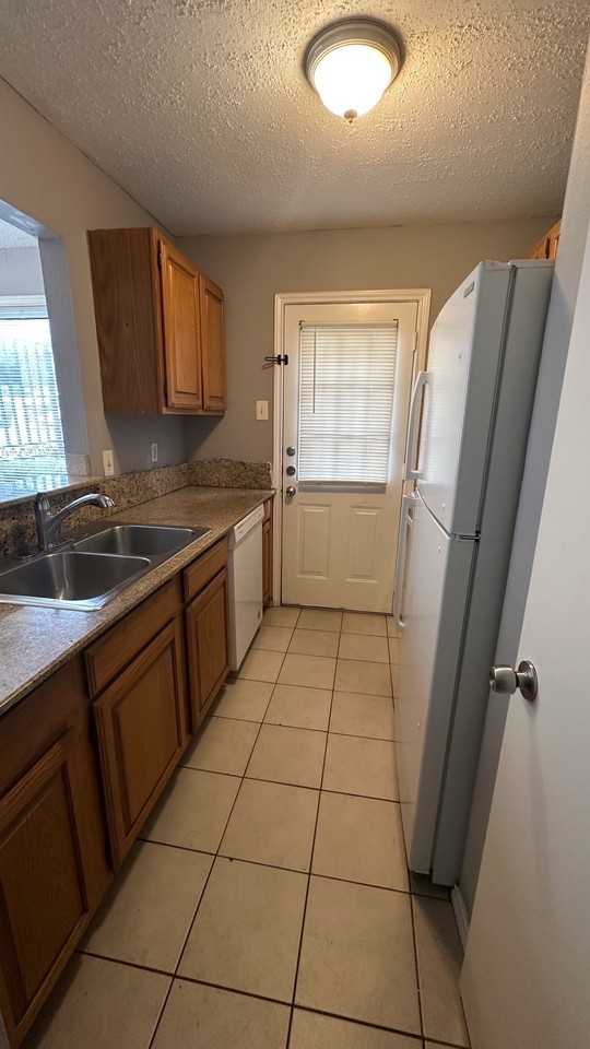 1221 Abrams Rd #109 - Photo 4 of 10