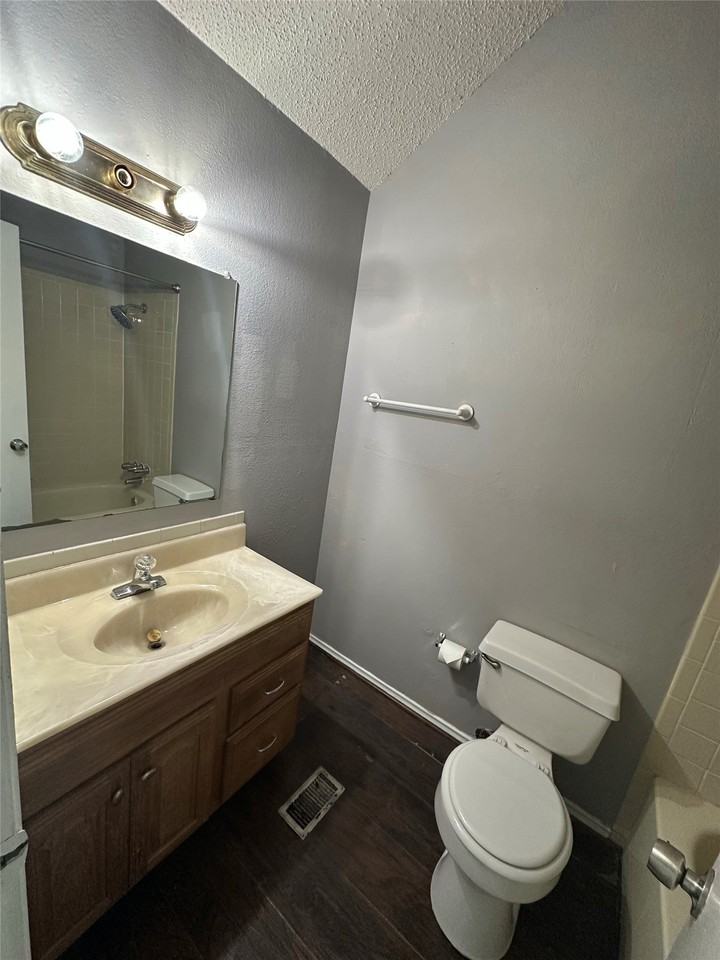 1221 Abrams Rd #109 - Photo 6 of 10