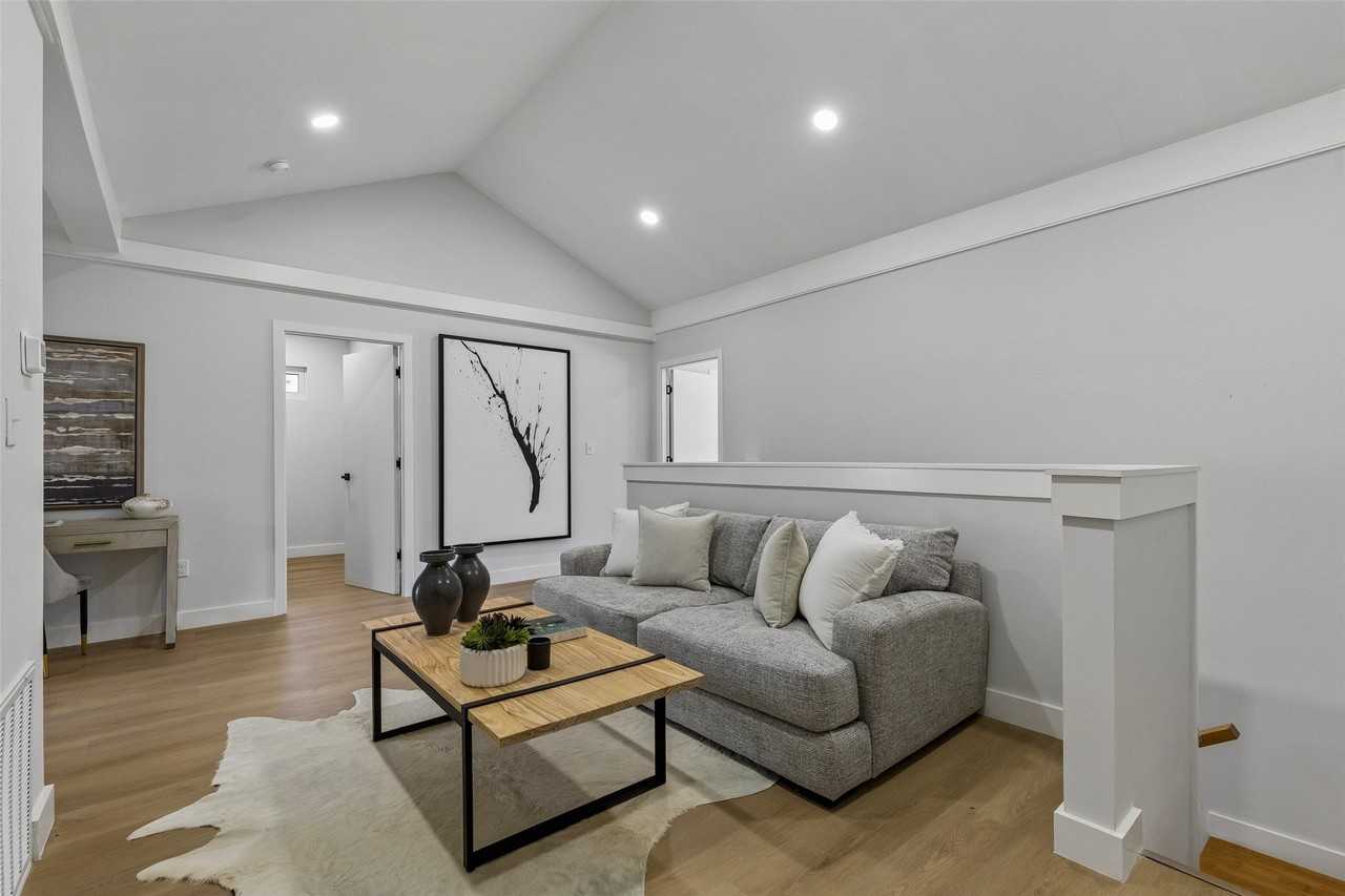 816 Premier Pkwy - Photo 3 of 37