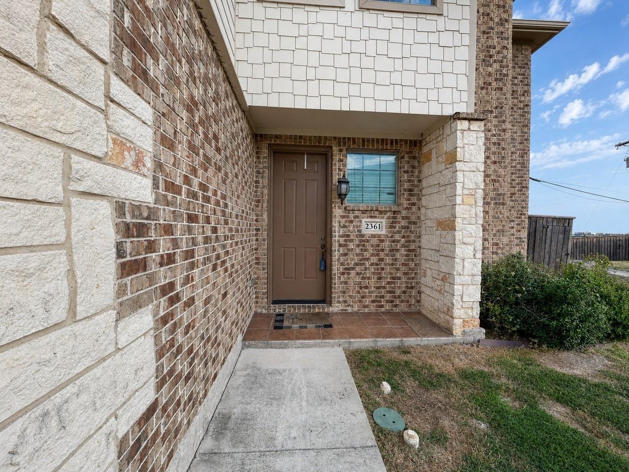 2361 Novin Dr - Photo 3 of 27
