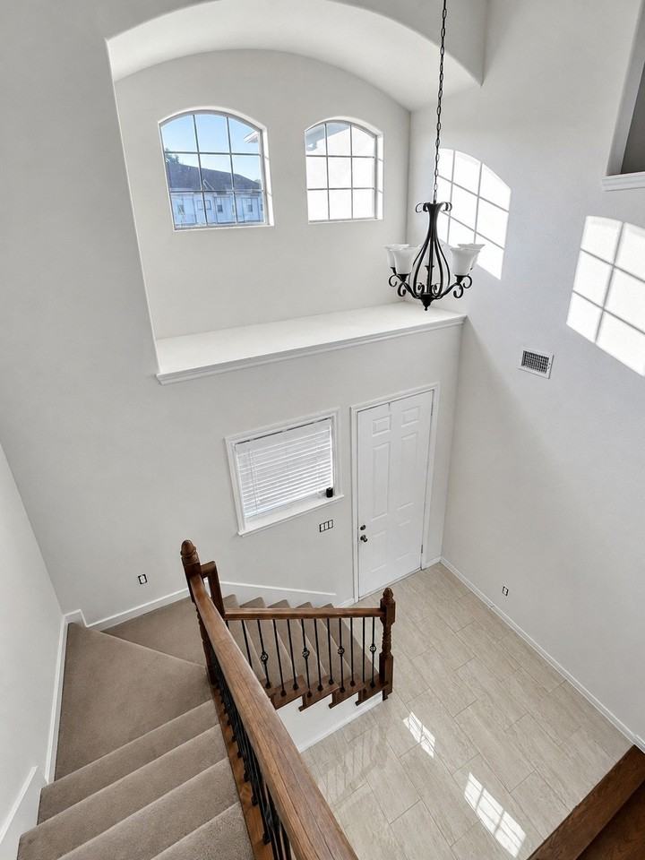 2361 Novin Dr - Photo 5 of 27