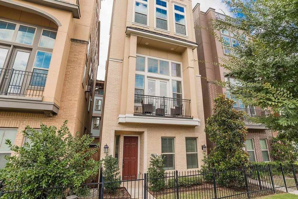 1362 Arch Pl - Photo 2 of 28