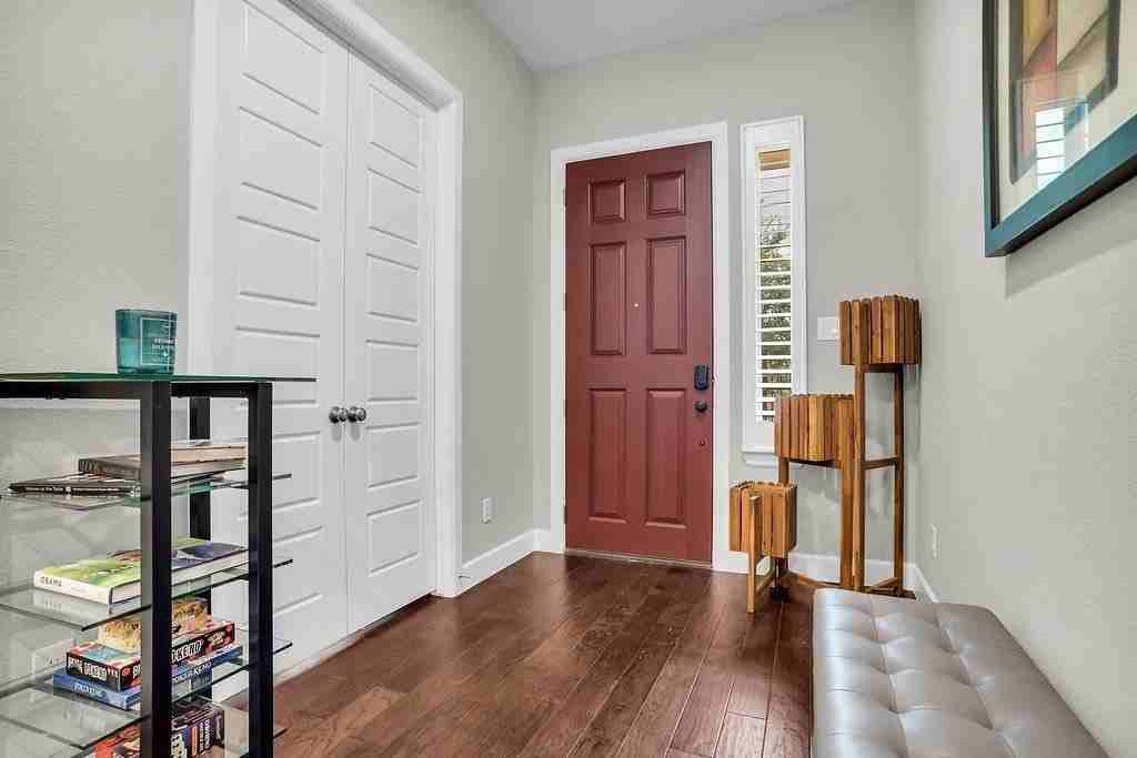 1362 Arch Pl - Photo 3 of 28