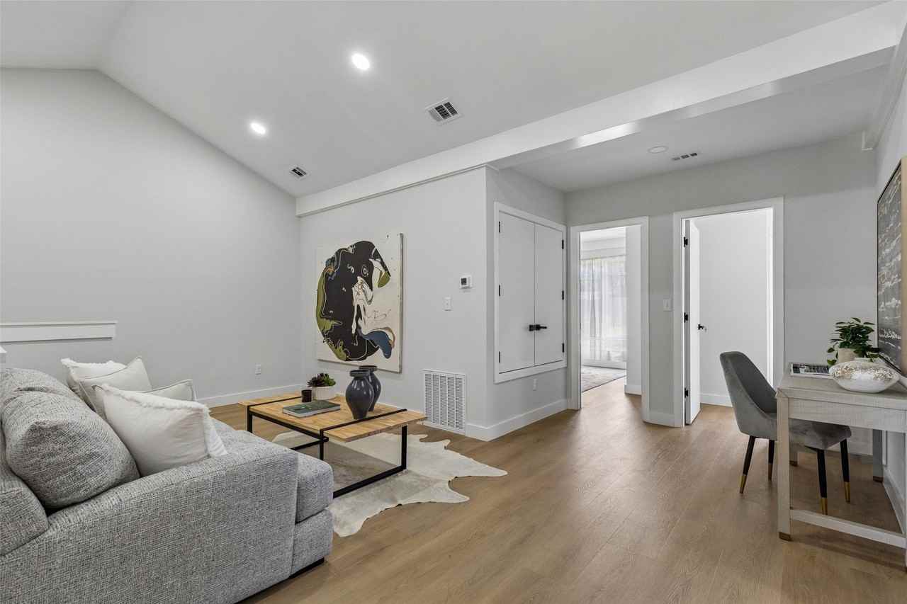 814 Premier Pkwy - Photo 4 of 26
