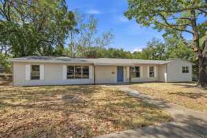 featured image of 13 Macarthur Dr