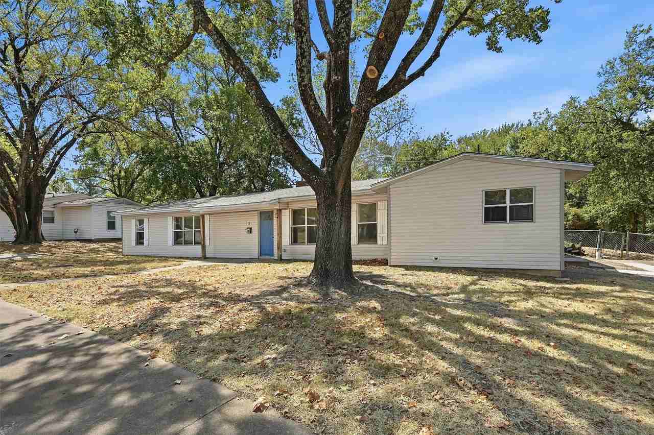 13 Macarthur Dr - Photo 2 of 24