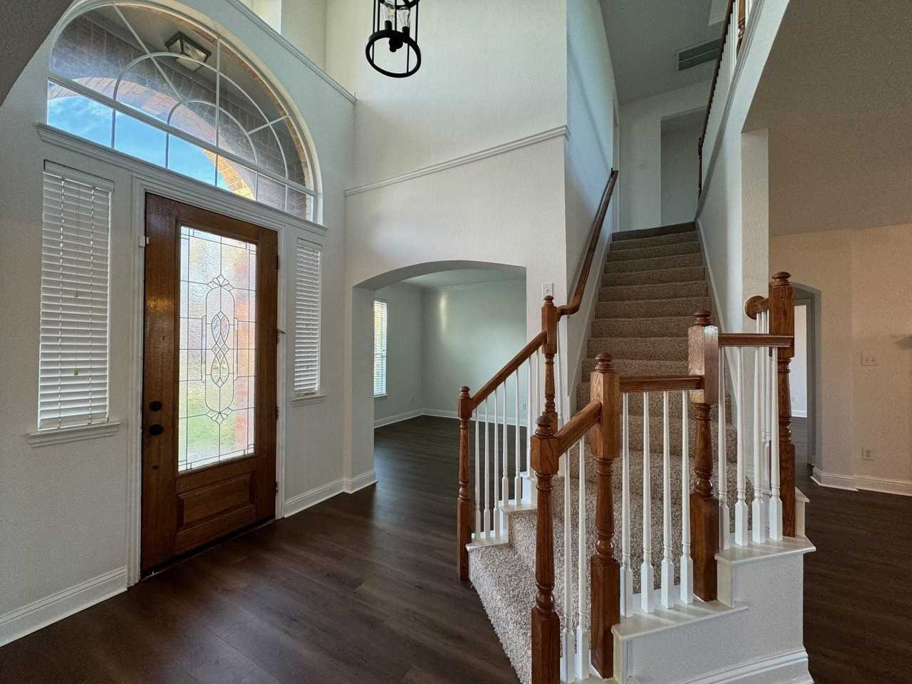 4531 Oak Shores Dr - Photo 3 of 32